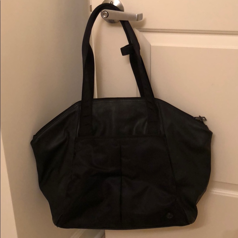 Lululemon Free To Be Bag